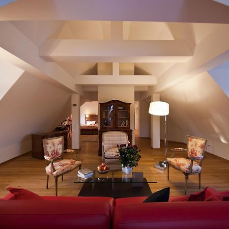 Palac Pakoszow Schlosshotel Wernersdorf Jelenia Góra Εξωτερικό φωτογραφία The interior of a suite at the Hotel de l'Europe