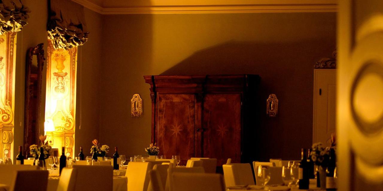 Palac Pakoszow Schlosshotel Wernersdorf Jelenia Góra Εξωτερικό φωτογραφία The interior of the restaurant